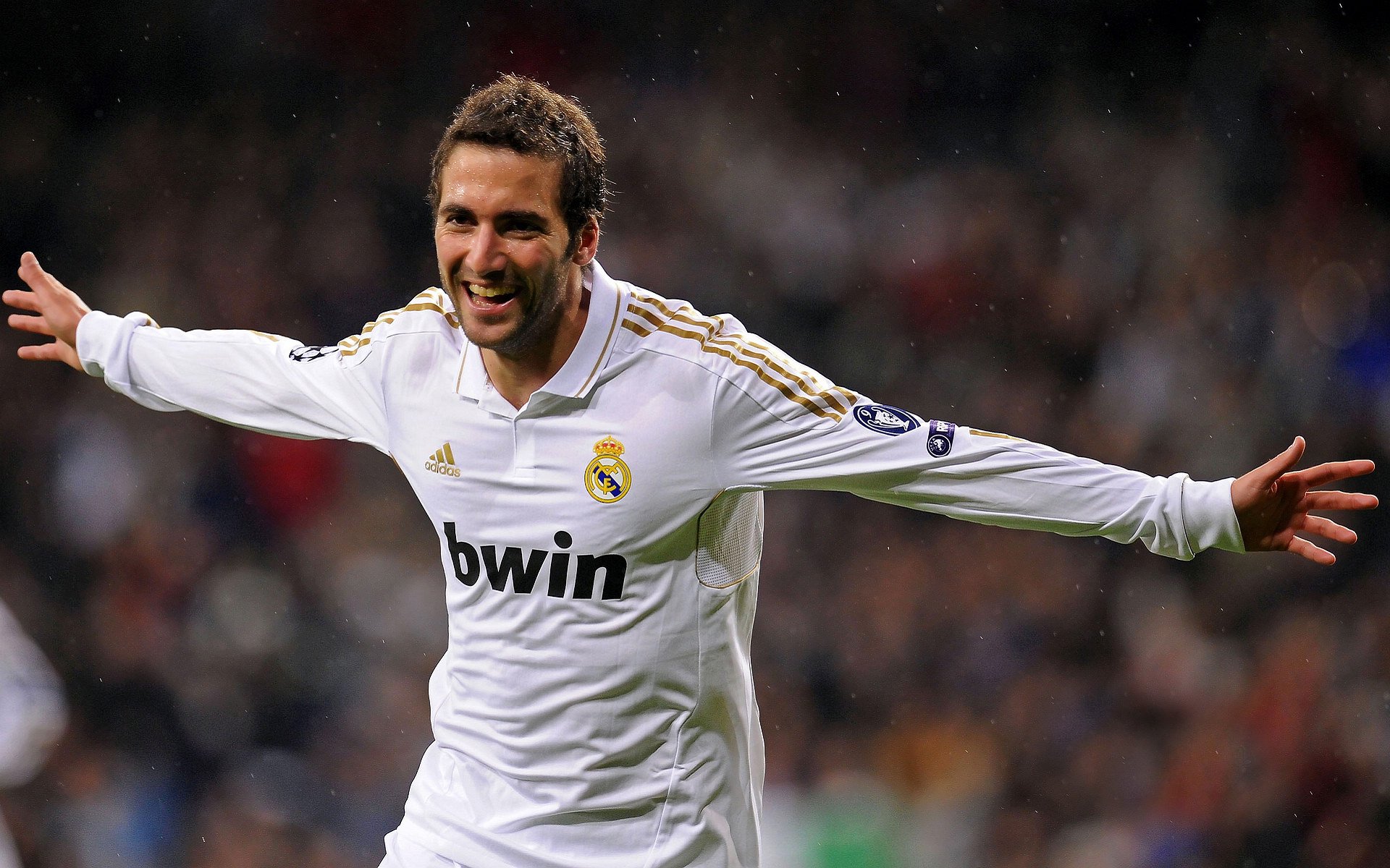 战术分析：如何破解对手的铁壁防守，铁壁防御